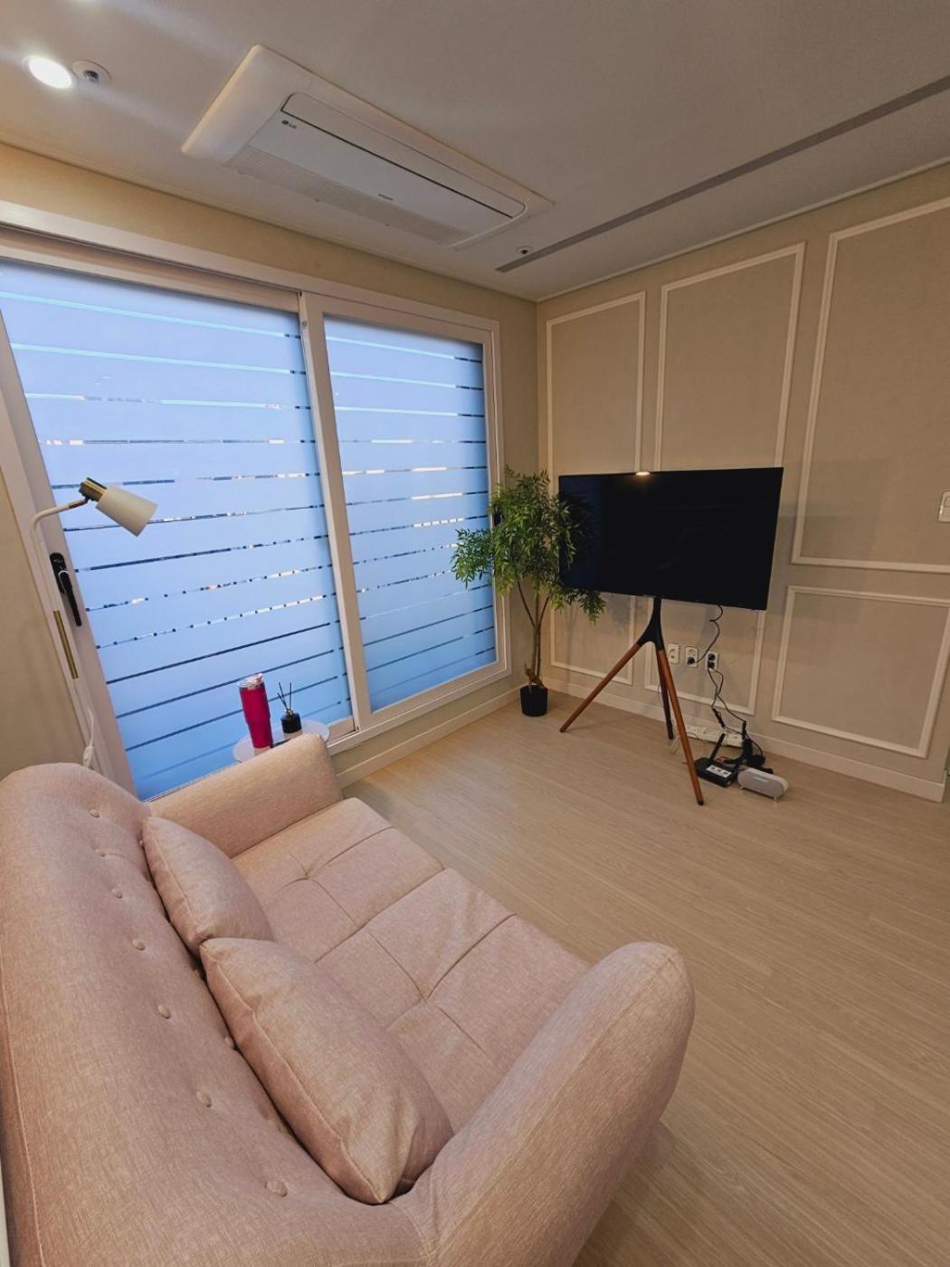 Pousada Gamseong Mood House With Full Options, Two Rooms, Near Kkachisan Double Station Seul