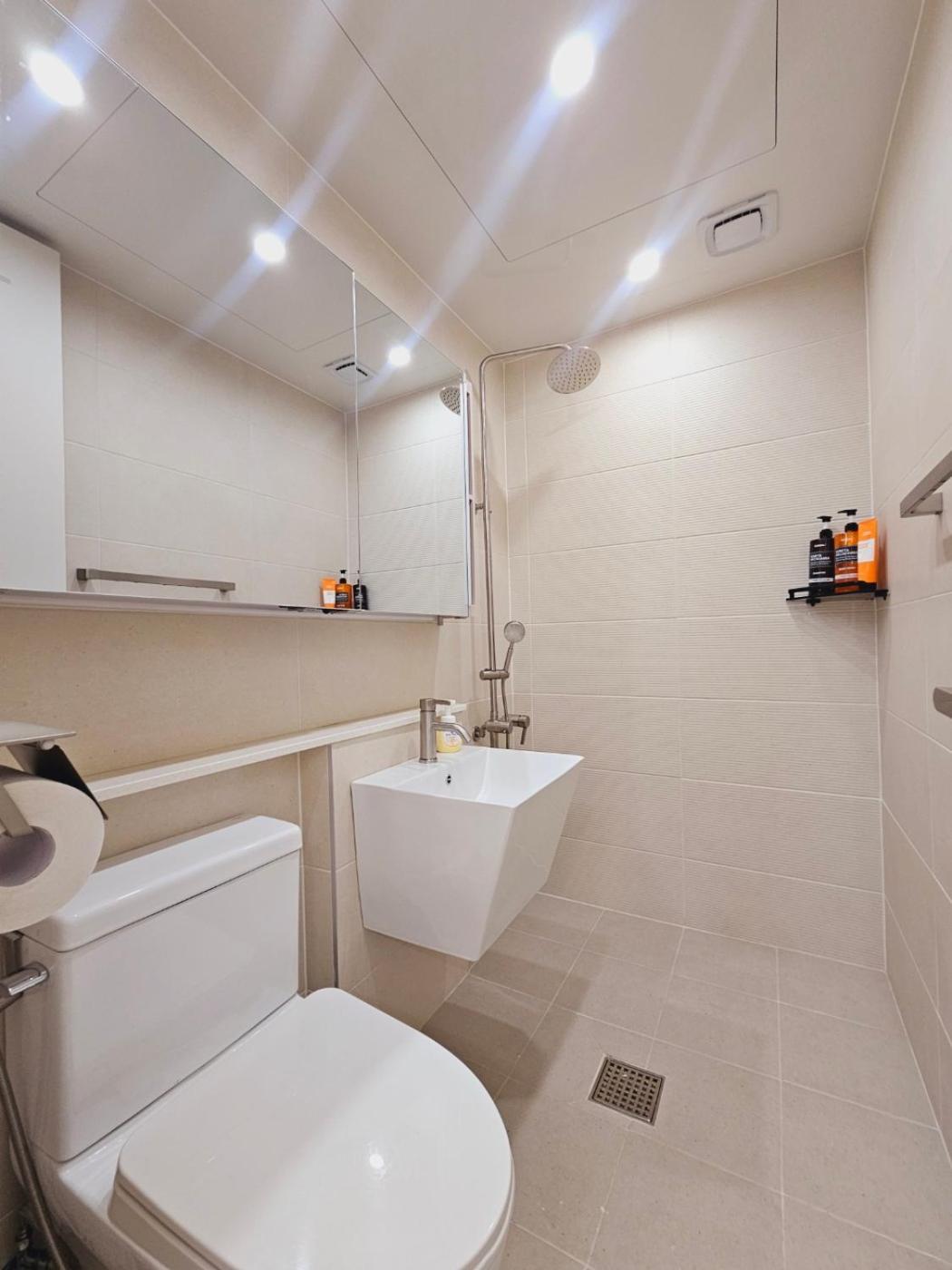 Gamseong Mood House With Full Options, Two Rooms, Near Kkachisan Double Station Vila *