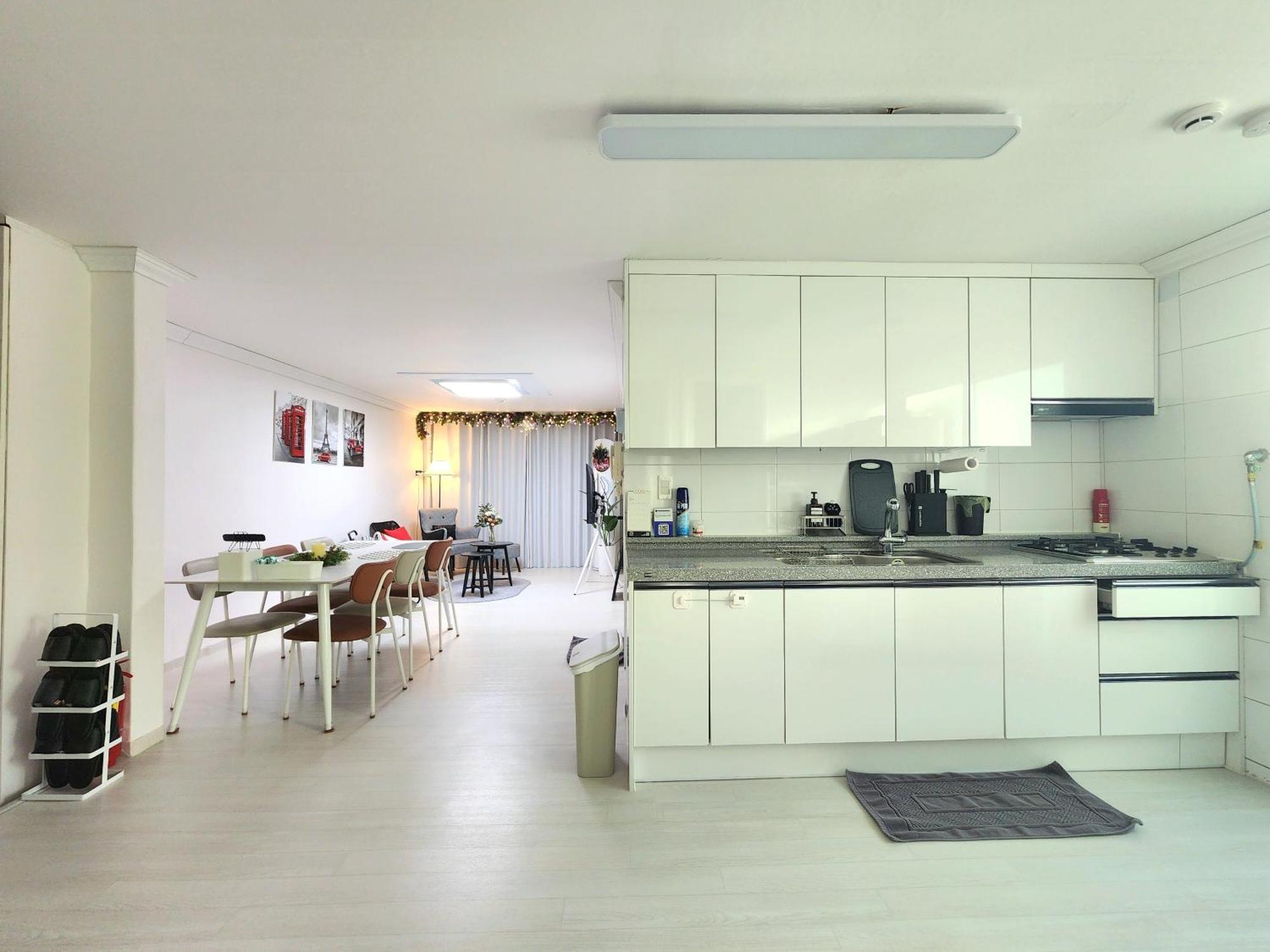 Charm In Seoul, 3r2b, Arex, Digitalmediacitystation 3minutes, Hongdae Apartment