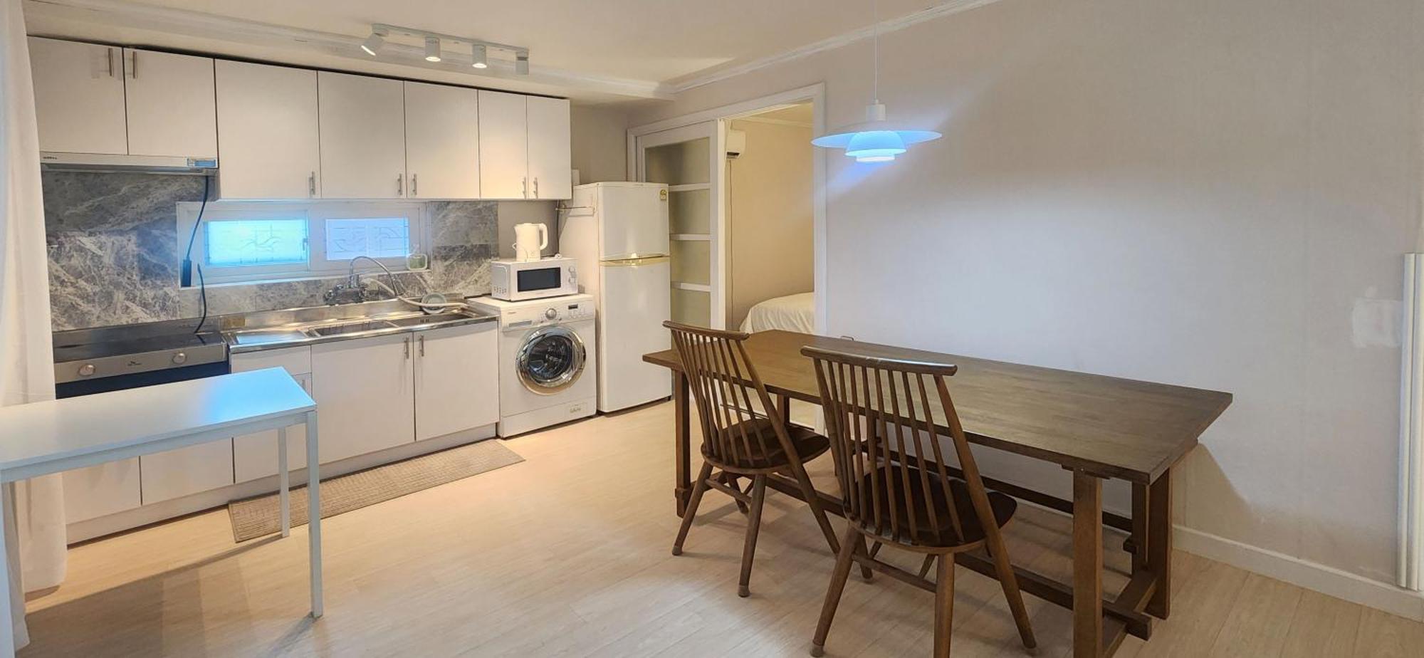 Pangsapuri Hongdae Yeondral Park, Z3, 7 Minutes From Hongik Univ Station Exit 5, Elevator Ok *