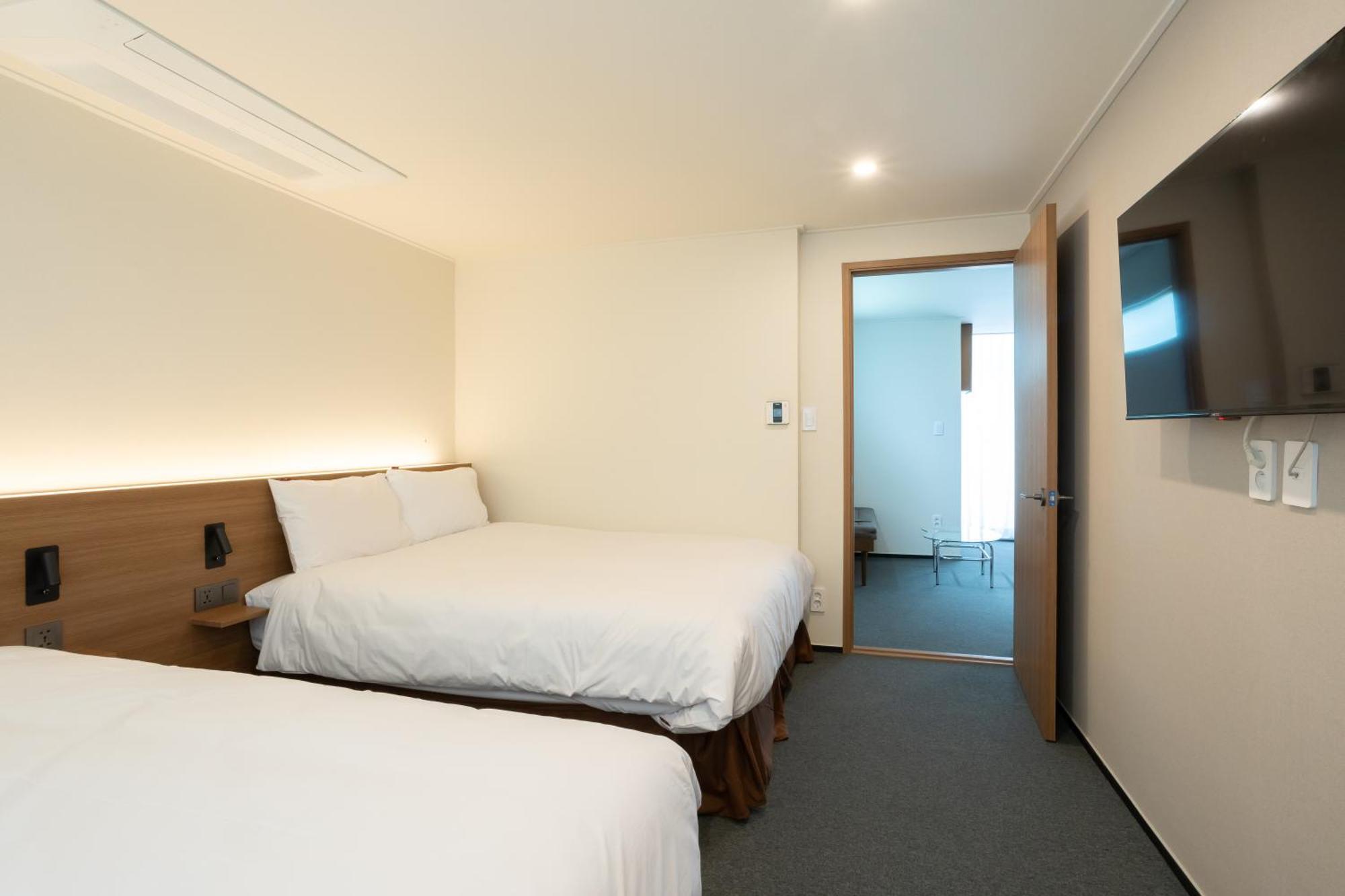 Maple Mansion Hongdae *