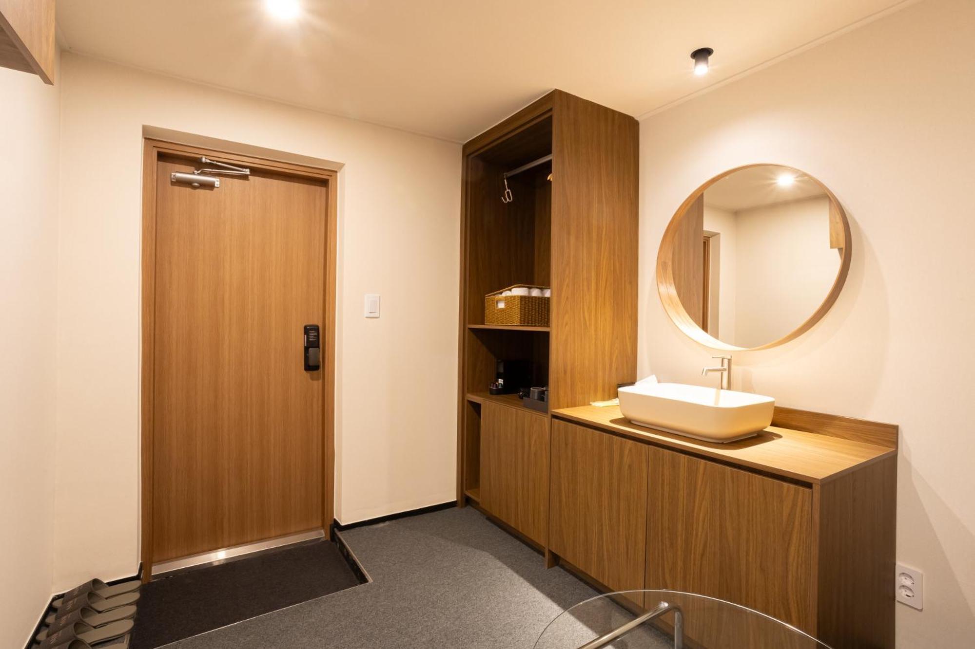 Maple Mansion Hongdae Guest house