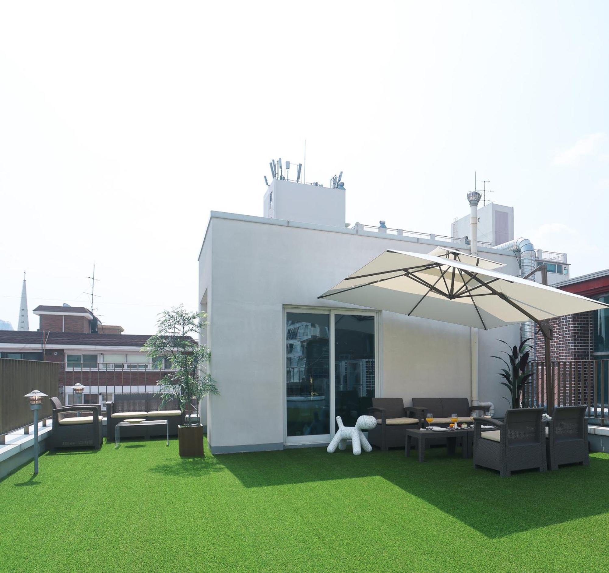Free Airport Pickup, Europe In Hongdae