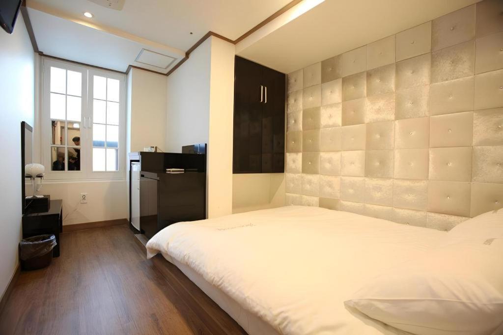Myeongdong Mom House