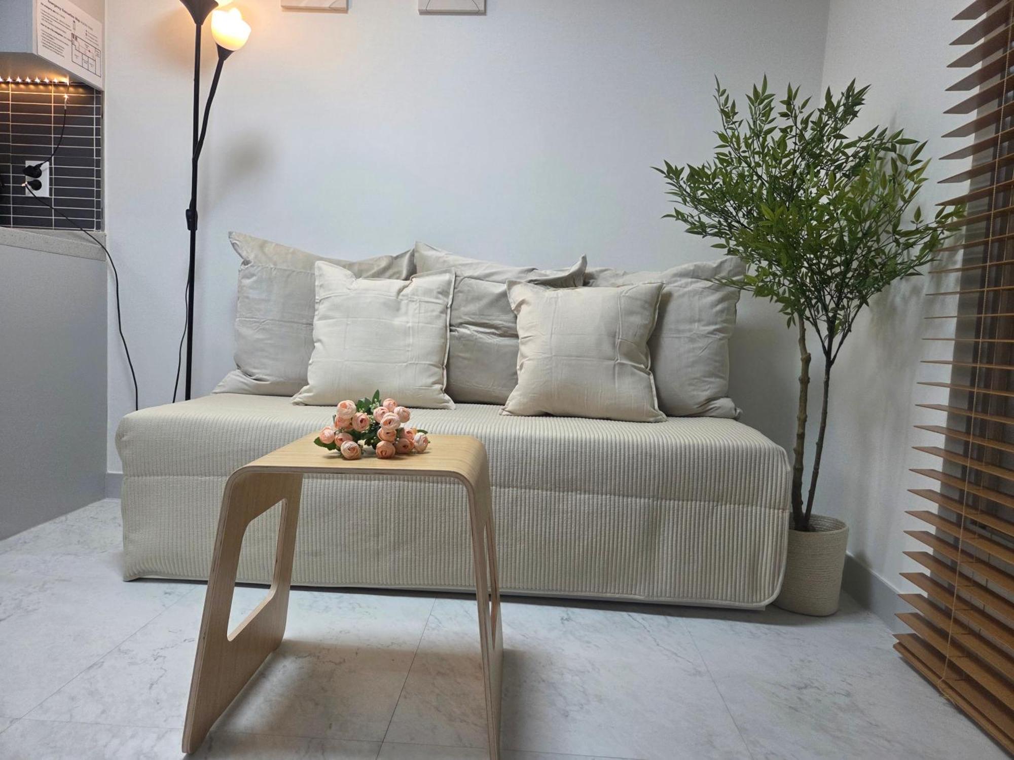 Gangnam Station, Yeoksam Station, 5-minute Walk, Luggage Storage, Business Trip, 6 People Pousada *