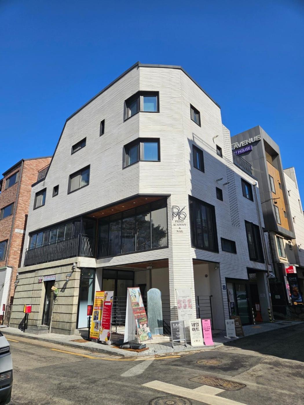 Hongdae, 6 Ppl, New Building, Big Terrace