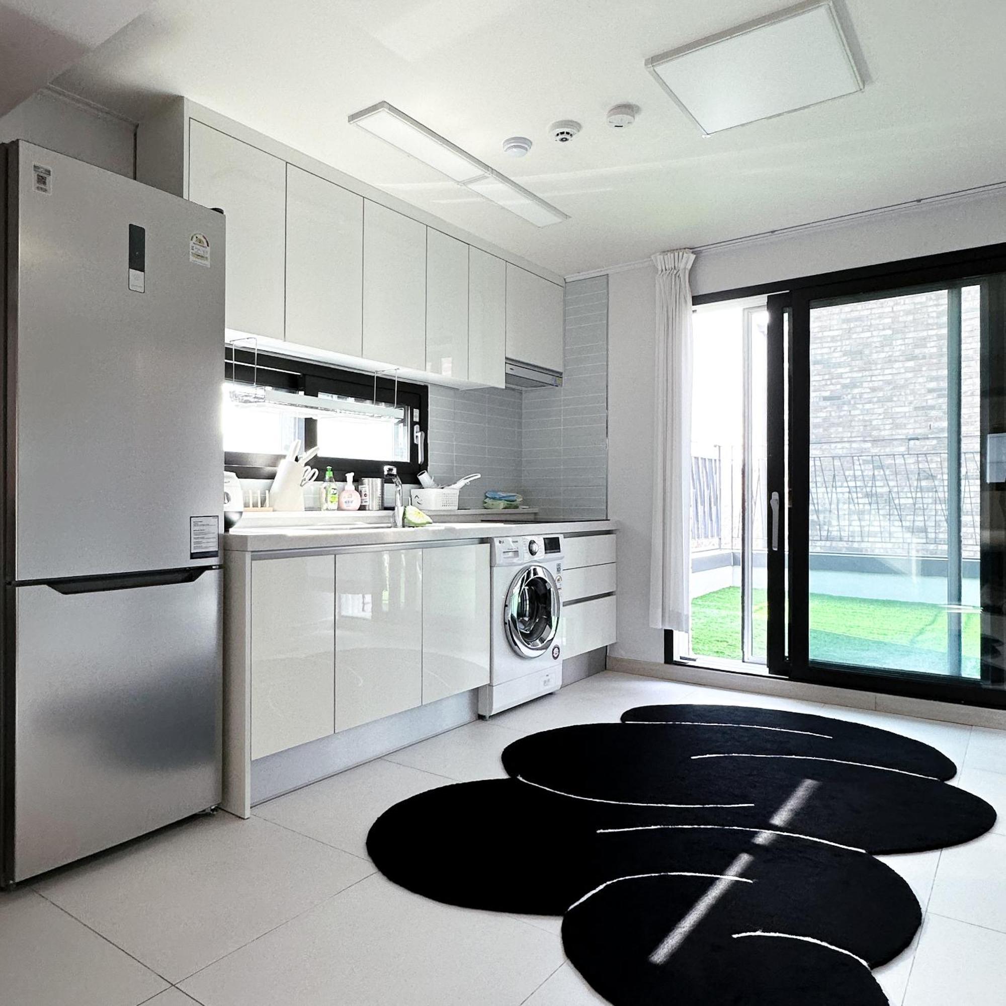 Villa Hongdae, 6 Ppl, New Building, Big Terrace *