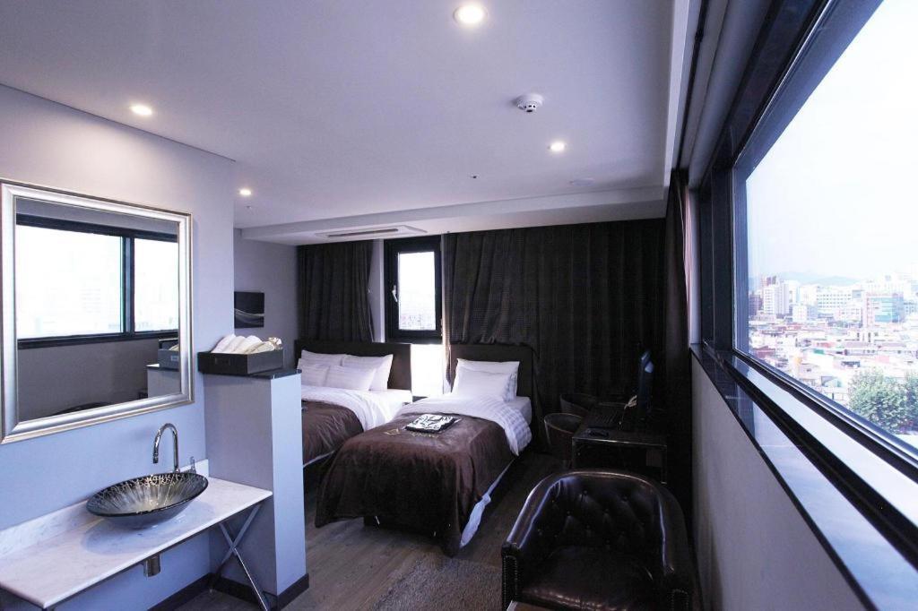 Ahava 2* Seoul