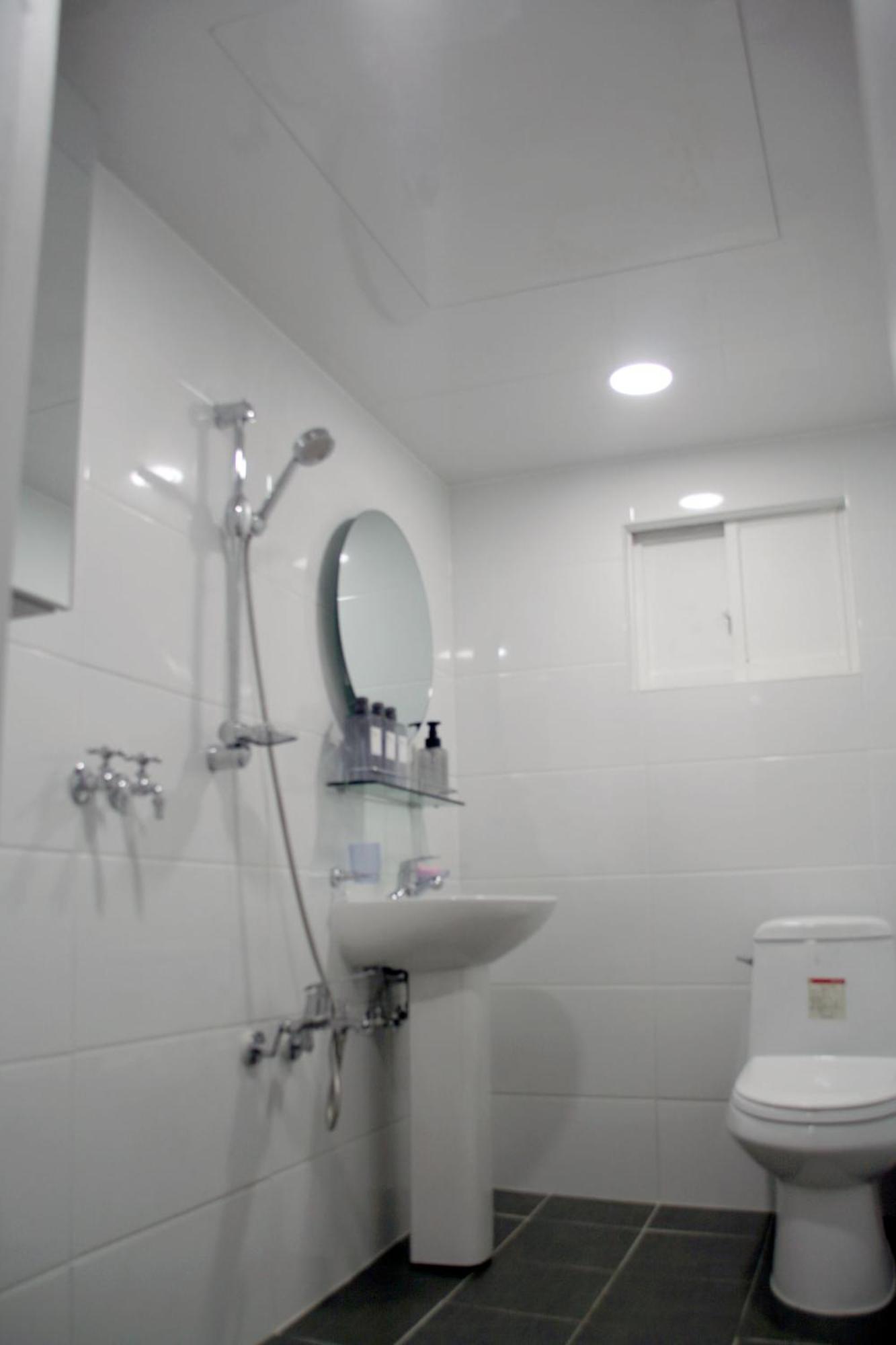 Illda Sinchon Apartment Seoul