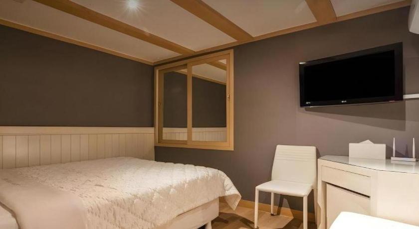 Motel Sinyoung