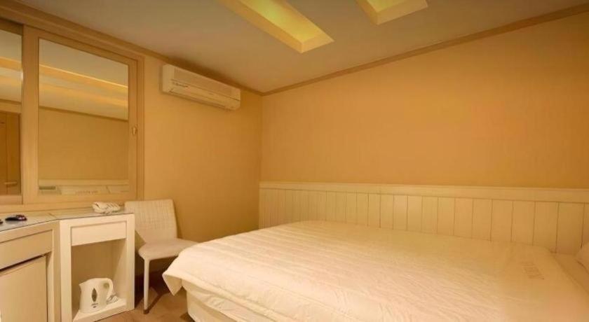 Motel Sinyoung Seoul