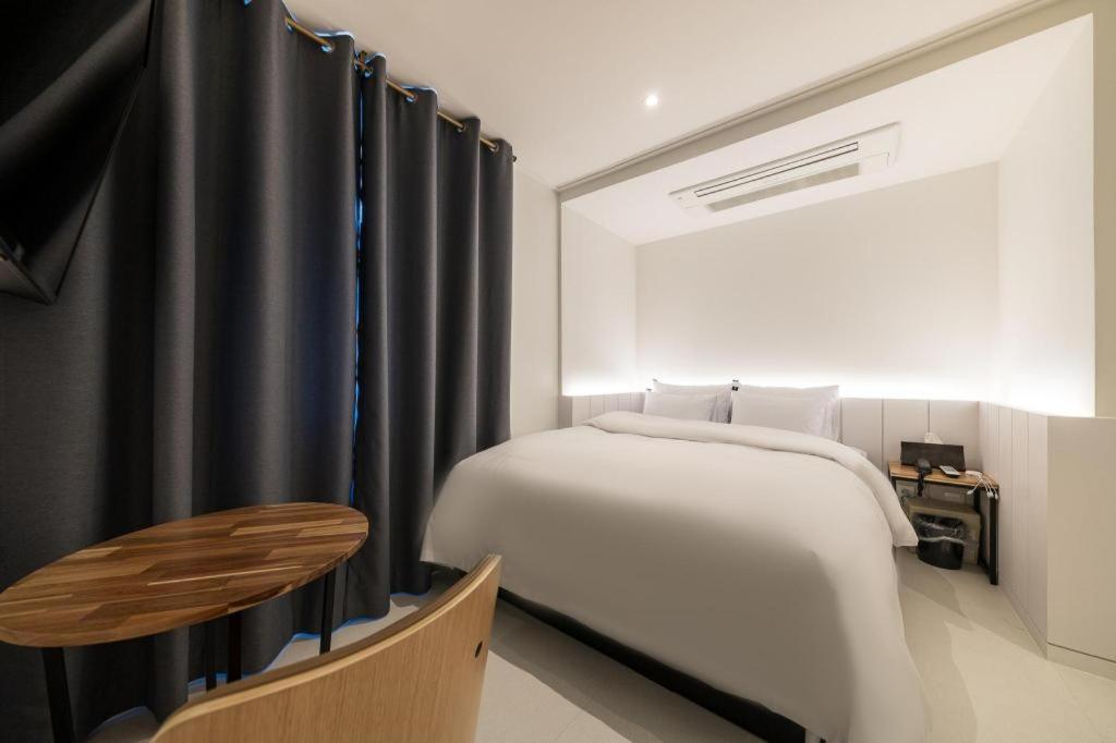 Crossing Hotel