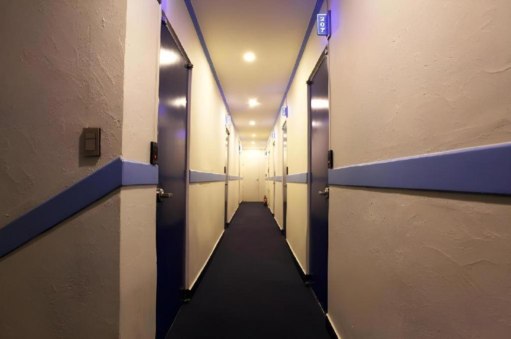 Hotel W Mini