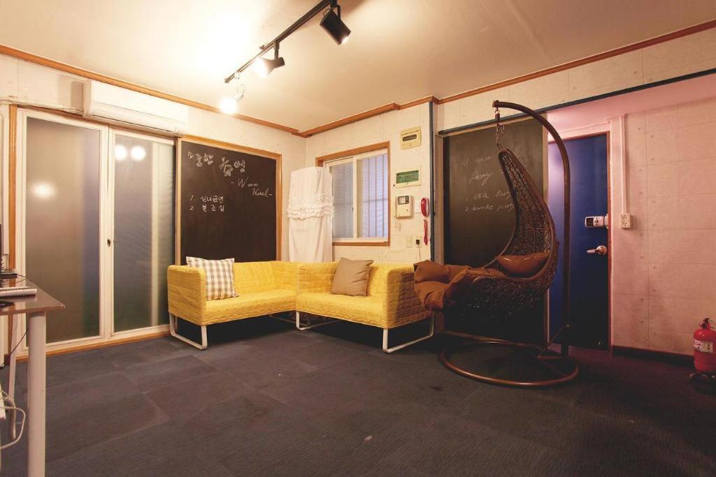 Hotel W Mini