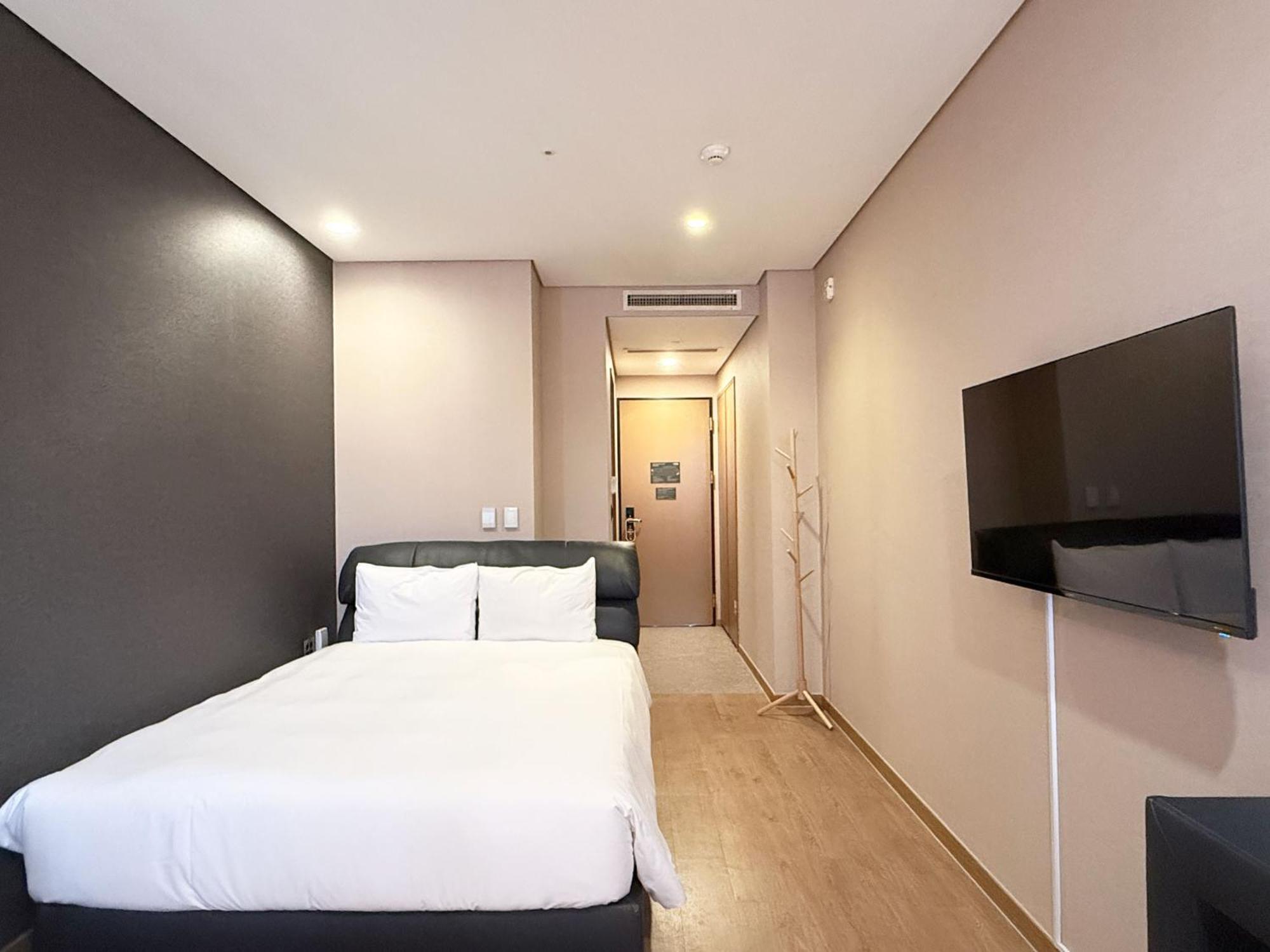 Mohenic Myeongdong Hotel