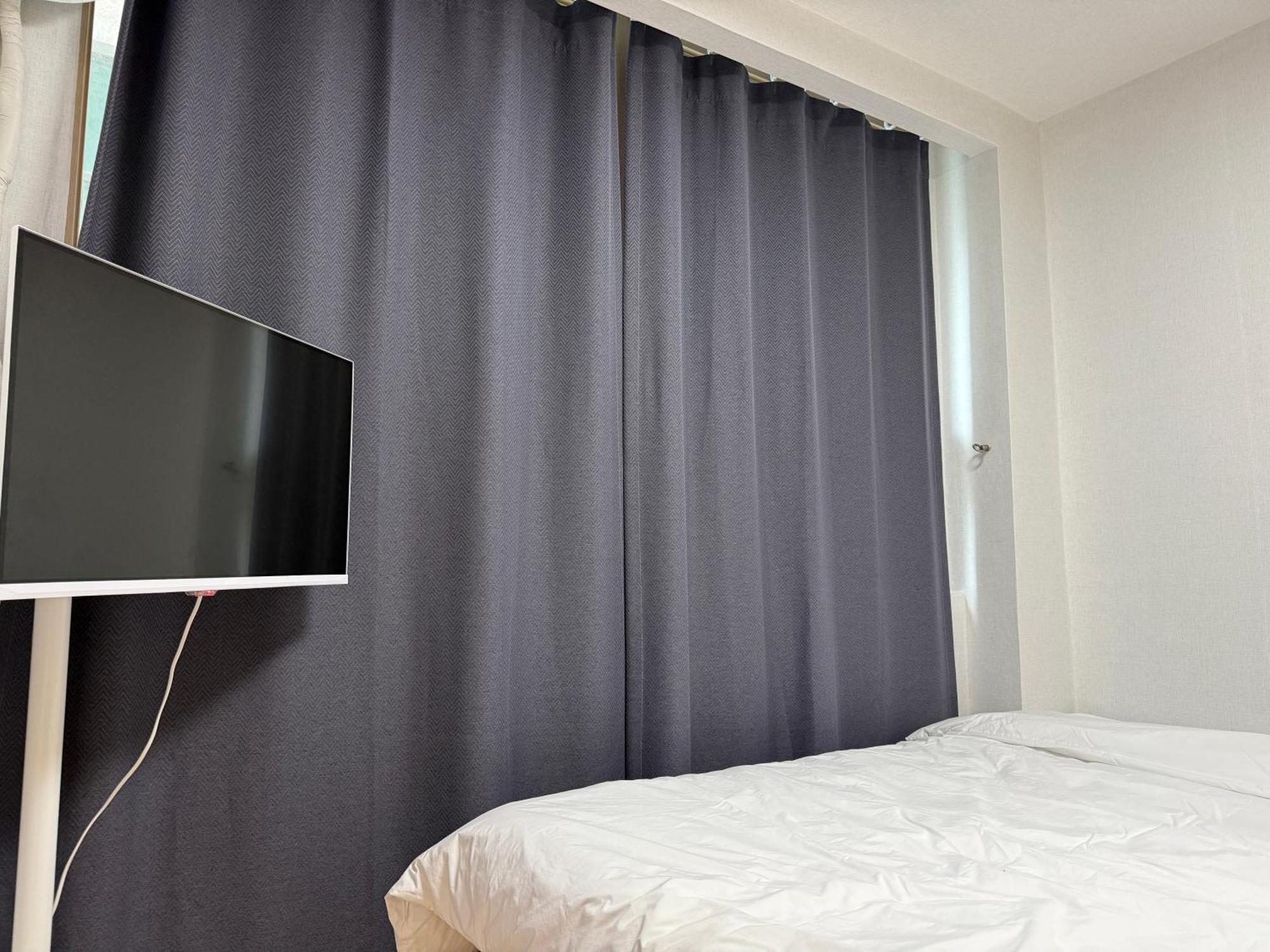 Near Gangnam And Nambu Bus Terminal Queen Size Bed *