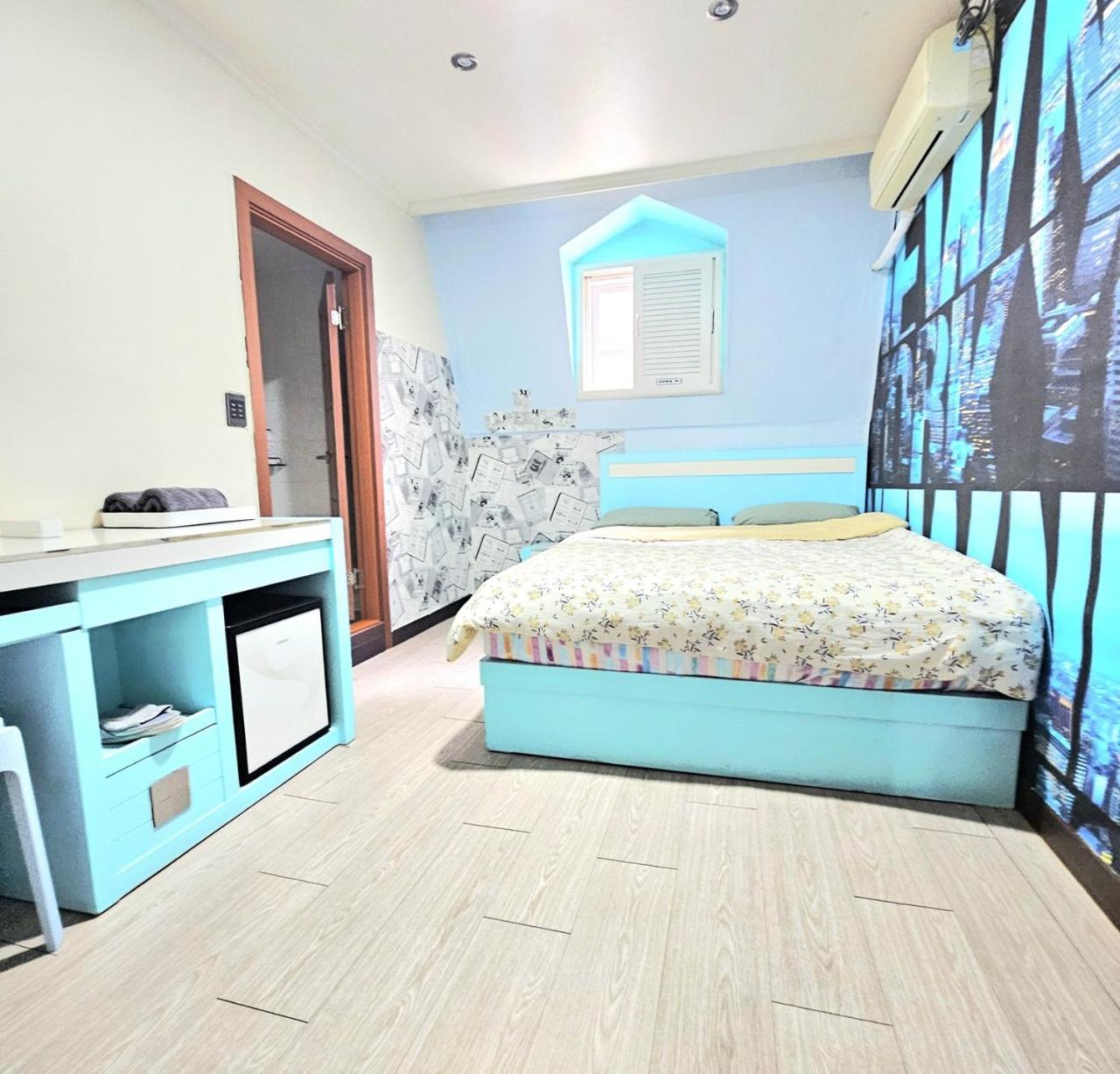 Dreaming Sinchon Hongdae Albergue