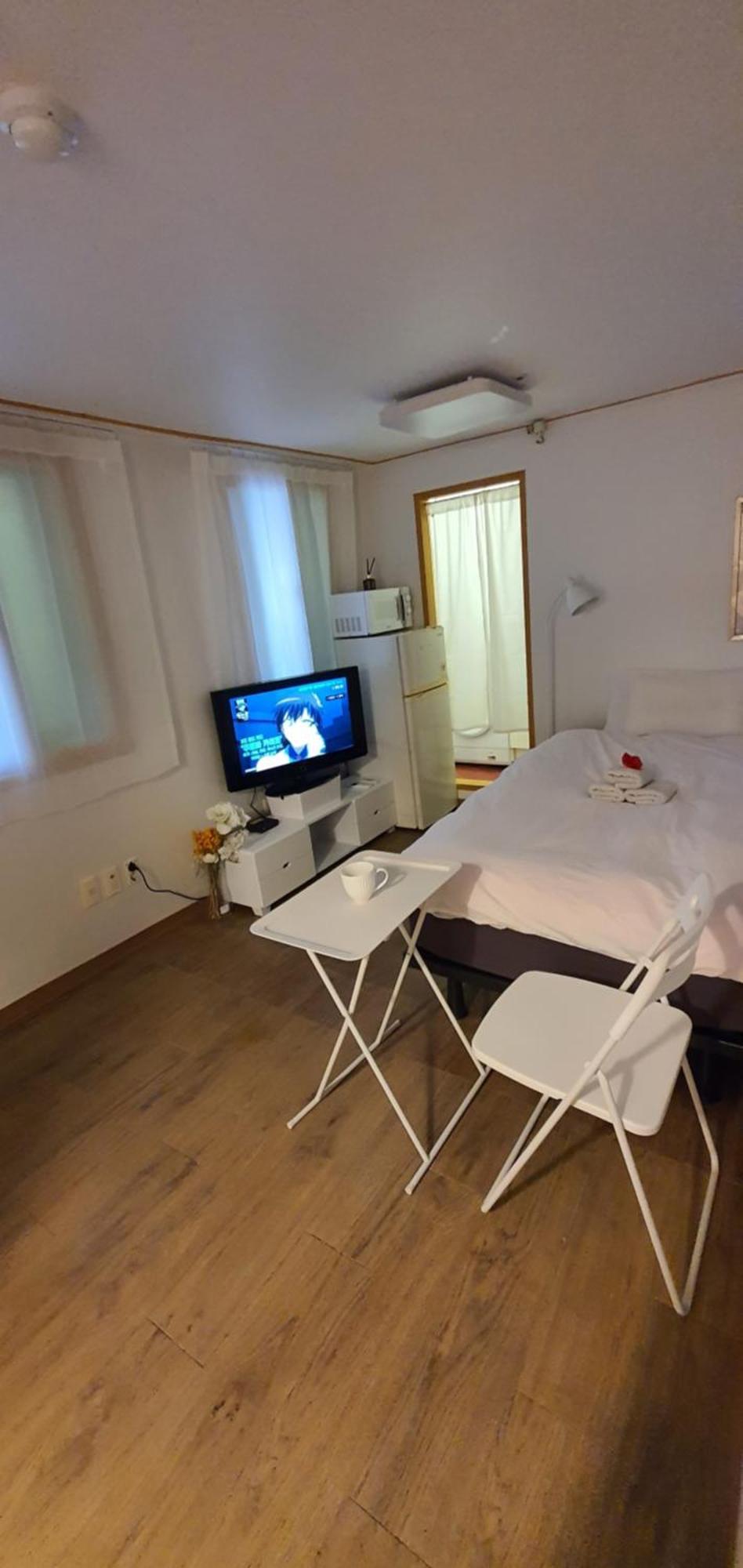 Apartment Location In 1 - 1min To Bangbae Station, 1min To Airport Bus, Private With Kitchen *