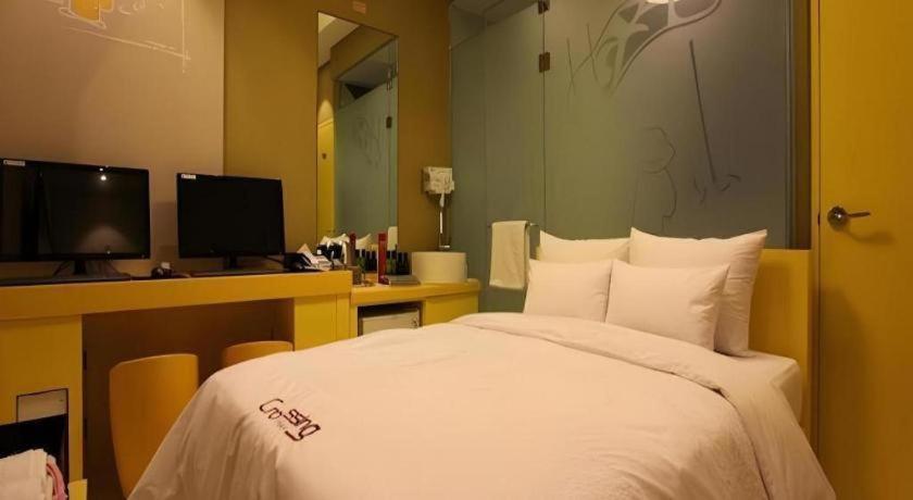 Crossing Hotel 2*
