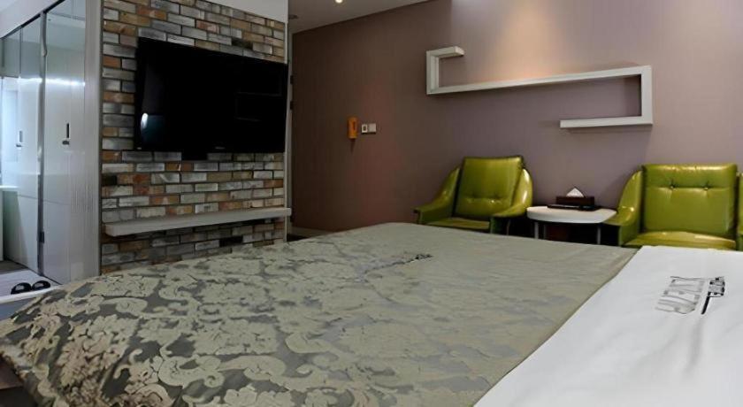 Motel Cinema