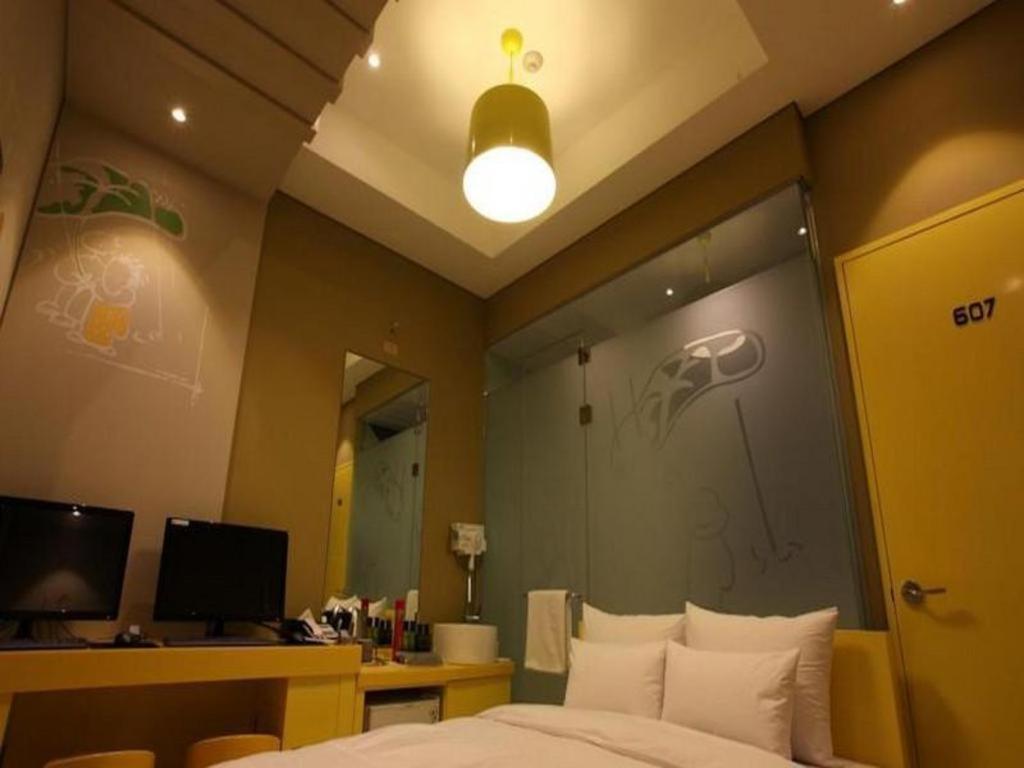 Hotel Crossing
