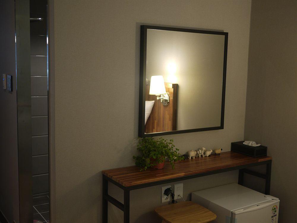 Cleo Hongdae 2*