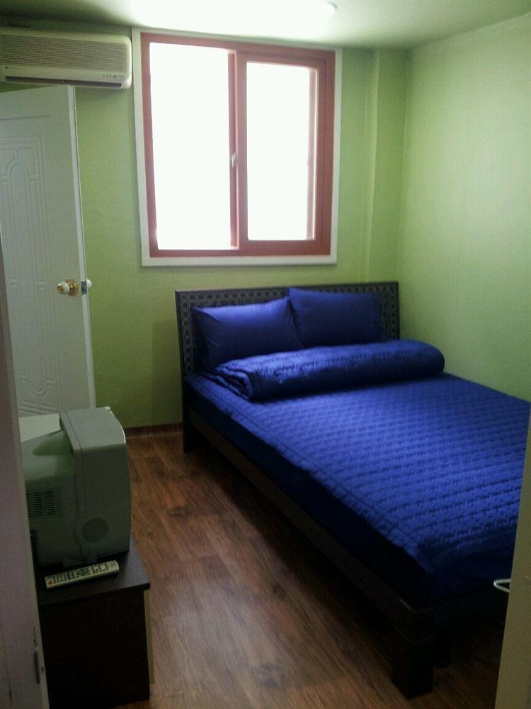 Chris Guest house