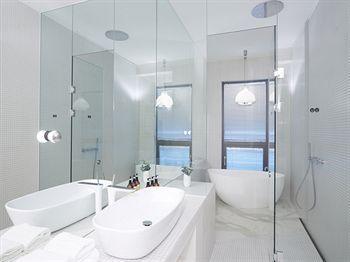 Snow Hotel 3*