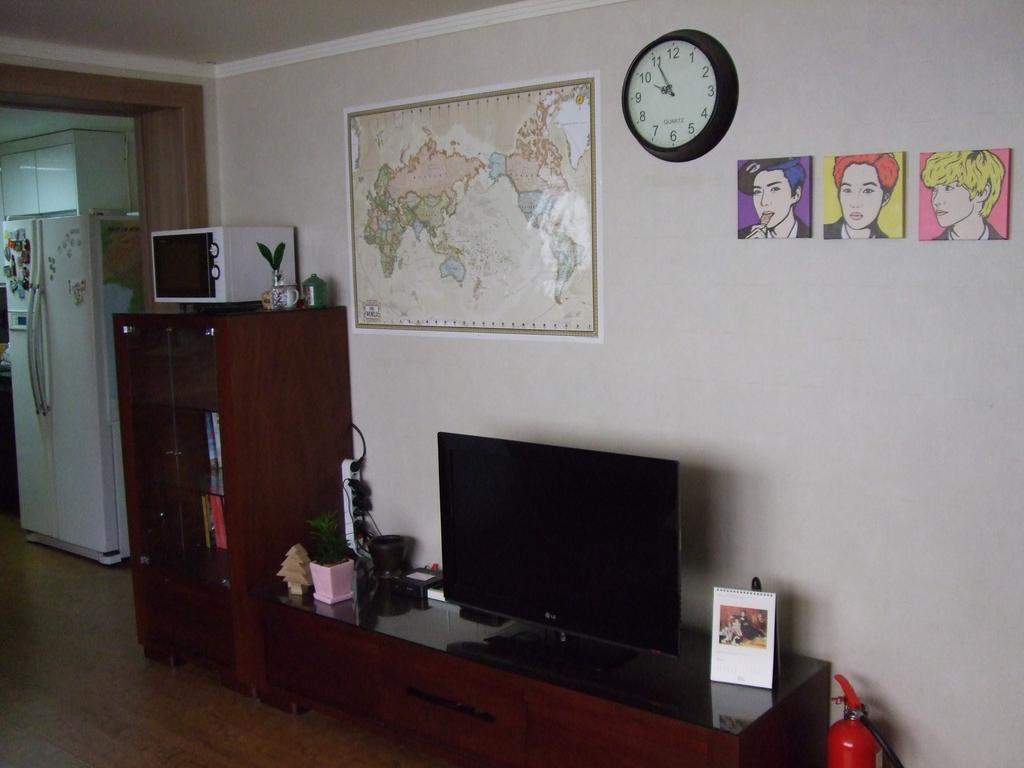 Birdsnest Hongdae Foreigner Only Hostel *