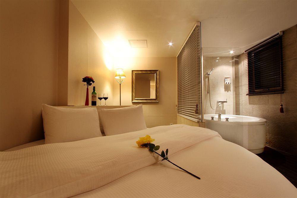 Hotel 648