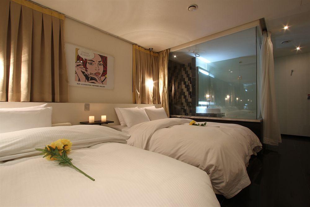 648 Hotel 2*