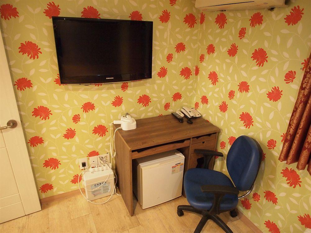 Shinchon Albergue