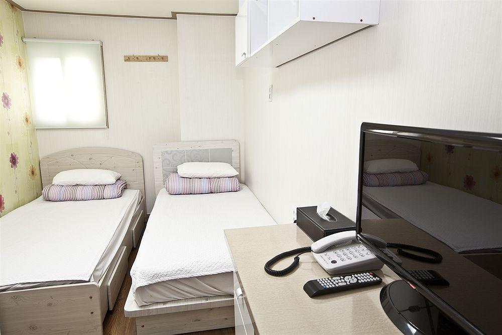 24 Edae Guest house 2*