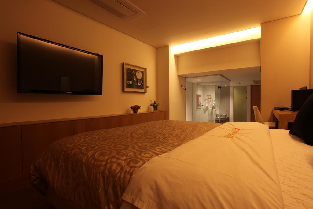 Yuwon * Seoul