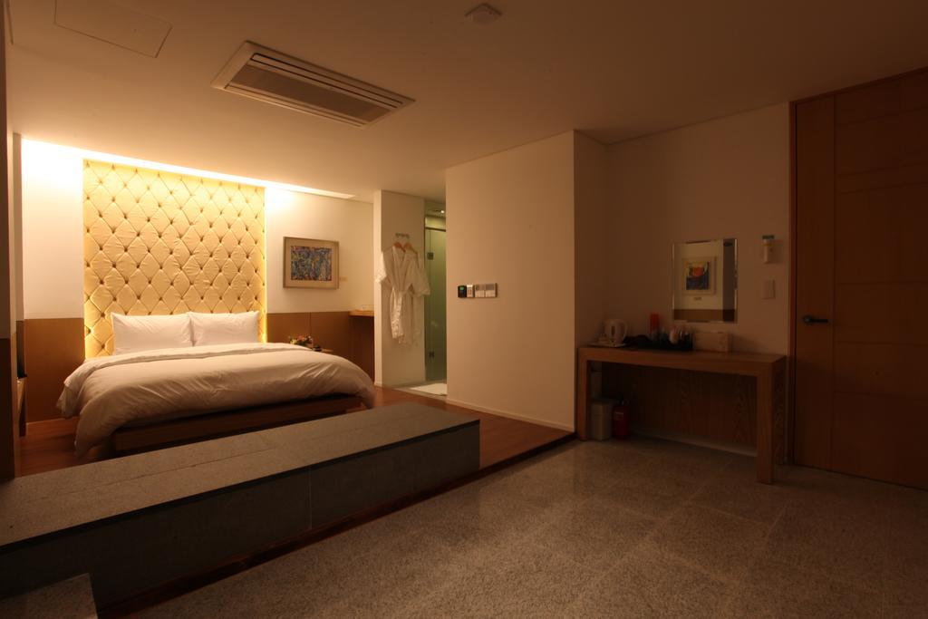 Yuwon Hotel