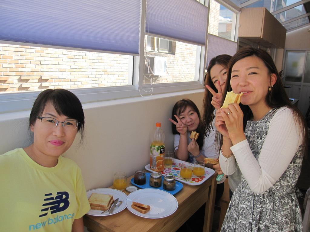 Br. Hongdae Guest house Seoul
