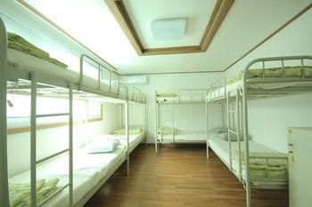 The One Hongdae In - Foreigner Only Hostel