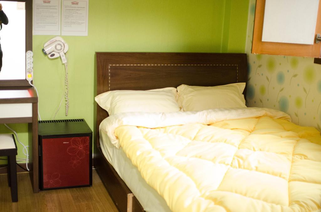 Hong Dongdaemun Hostel *