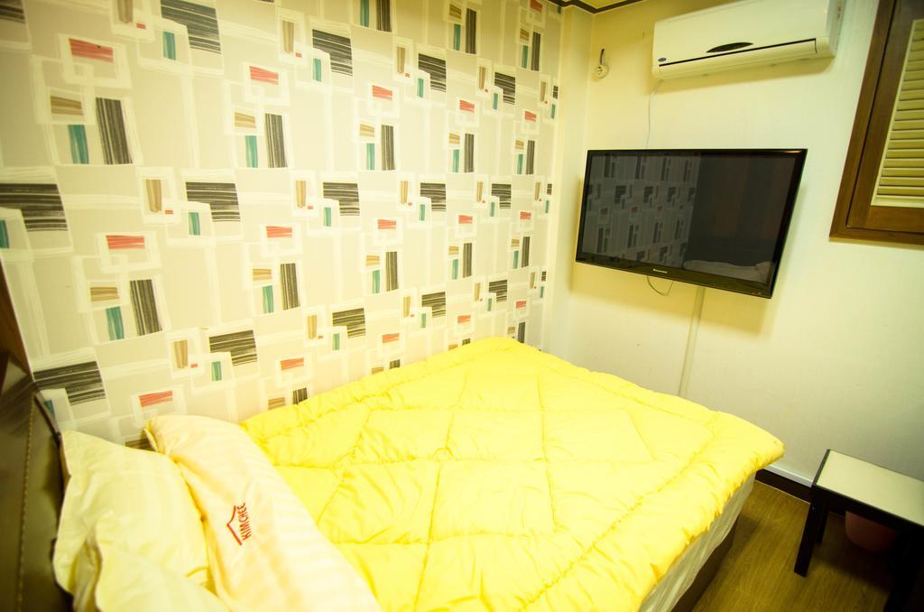 Hong Dongdaemun Hostel *