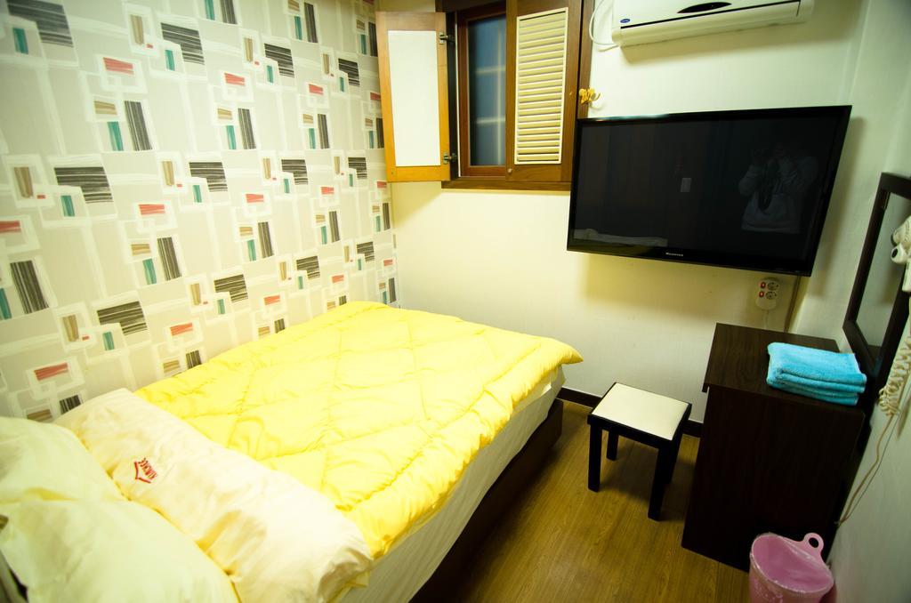 Hong Dongdaemun Hostel