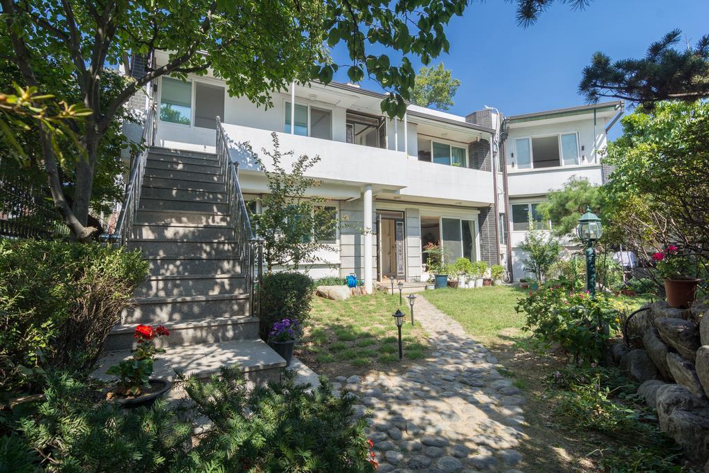 White Rabbit Guest house 2*