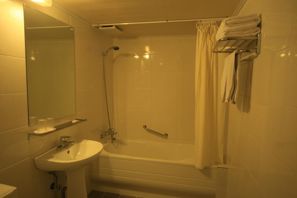 Brown Tourist Hotel 3*