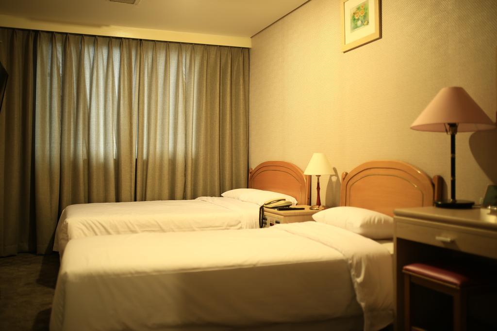 Brown Tourist Hotel