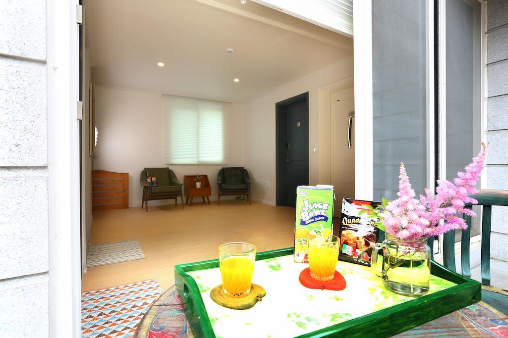 Pandago - Female Only Guest house