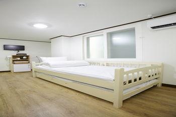 Hotel 24 Myeongdong Town