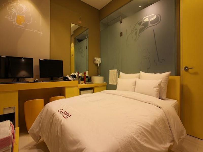 Hotel Crossing