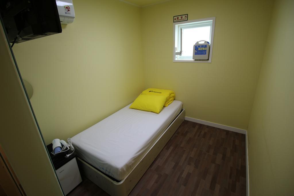 Hostel 24 Sinchon Avenue