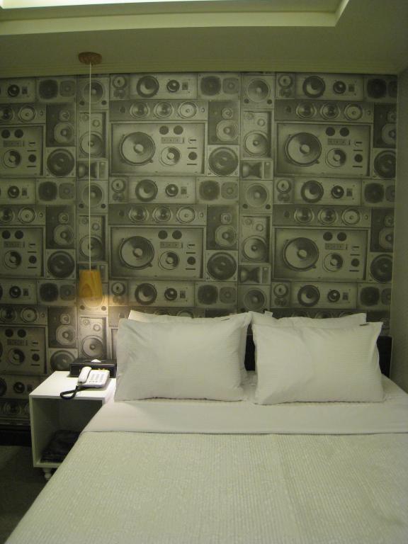 Motel M