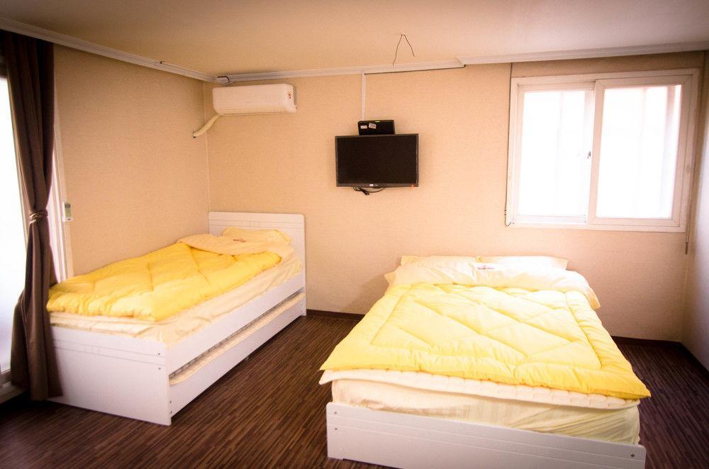 Hostel Yakorea Hongdae *