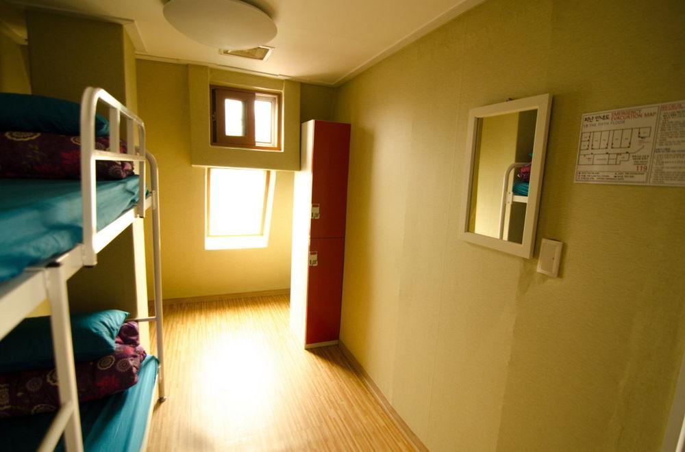 Hostel Yakorea Hongdae *